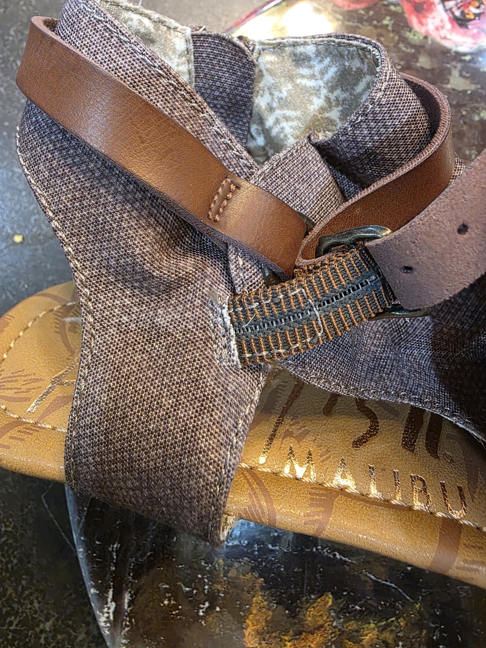 NWOB Blowfish Brown Canvas Open-Toe Sandals - Picture 6 of 11